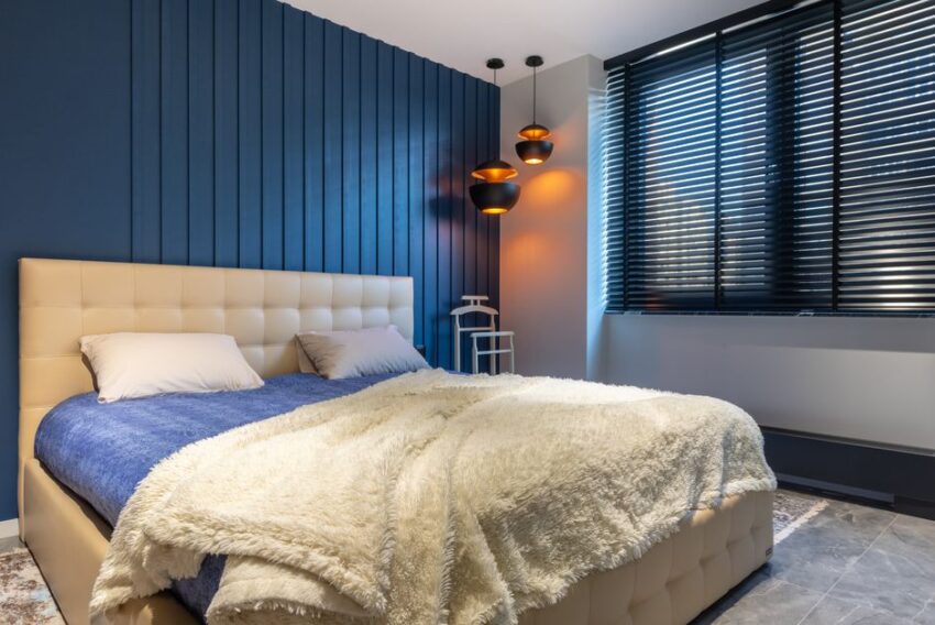 Een warme elektrische deken op een bed, perfect voor een comfortabele nachtrust in de winter.